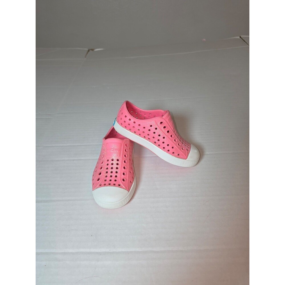 Native Jefferson Slip-On Kids Sneakers in Pink and White
